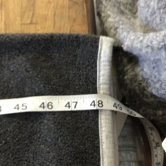 Women’s LeModa Charcoal Gray Cape. Size One Size fits most. - Picture 11 of 11